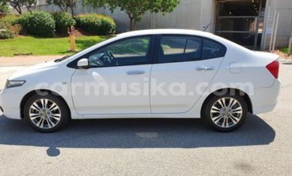 Acheter Occasion Voiture Honda Ballade Blanc à Beitbridge, Matabeleland South Acheter Occasion Voiture Honda Ballade Blanc à Beitbridge, Matabeleland South