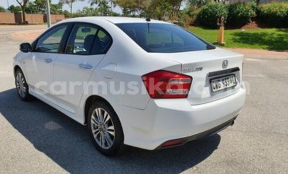 Acheter Occasion Voiture Honda Ballade Blanc à Beitbridge, Matabeleland South Acheter Occasion Voiture Honda Ballade Blanc à Beitbridge, Matabeleland South