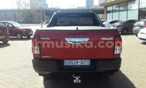 Buy Used Toyota Hilux Red Car in Beitbridge in Matabeleland South Buy Used Toyota Hilux Red Car in Beitbridge in Matabeleland South