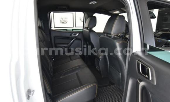 Nunua Ilio tumika Ford Ranger Nyeupe Gari ndani ya Beitbridge nchini Matabeleland Kusini Nunua Ilio tumika Ford Ranger Nyeupe Gari ndani ya Beitbridge nchini Matabeleland Kusini