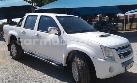 Tenga Tsaru Isuzu KB Chena Mota in Beitbridge in Matabeleland South Tenga Tsaru Isuzu KB Chena Mota in Beitbridge in Matabeleland South