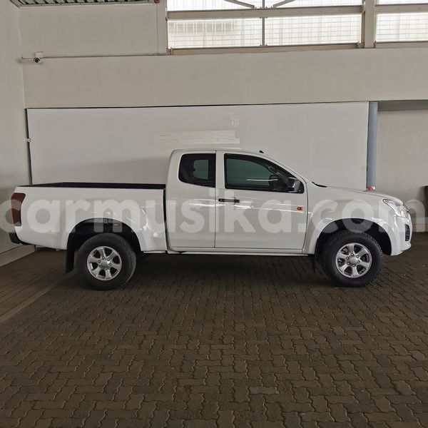 Big with watermark isuzu d max matabeleland south beitbridge 18940