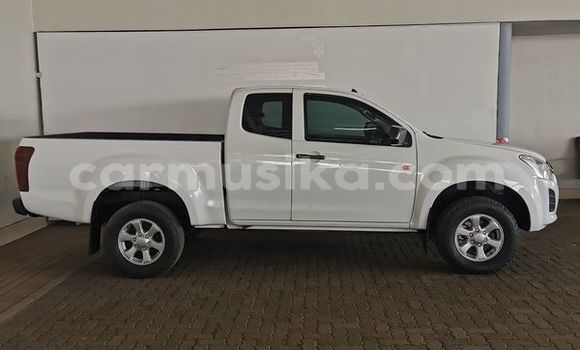 Nunua Ilio tumika Isuzu D–MAX Nyeupe Gari ndani ya Beitbridge nchini Matabeleland Kusini Nunua Ilio tumika Isuzu D–MAX Nyeupe Gari ndani ya Beitbridge nchini Matabeleland Kusini