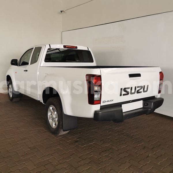 Big with watermark isuzu d max matabeleland south beitbridge 18940