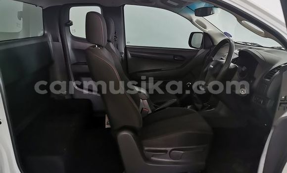 Nunua Ilio tumika Isuzu D–MAX Nyeupe Gari ndani ya Beitbridge nchini Matabeleland Kusini Nunua Ilio tumika Isuzu D–MAX Nyeupe Gari ndani ya Beitbridge nchini Matabeleland Kusini