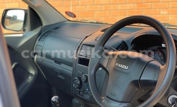 Acheter Occasion Voiture Isuzu D–MAX Blanc à Beitbridge, Matabeleland South Acheter Occasion Voiture Isuzu D–MAX Blanc à Beitbridge, Matabeleland South