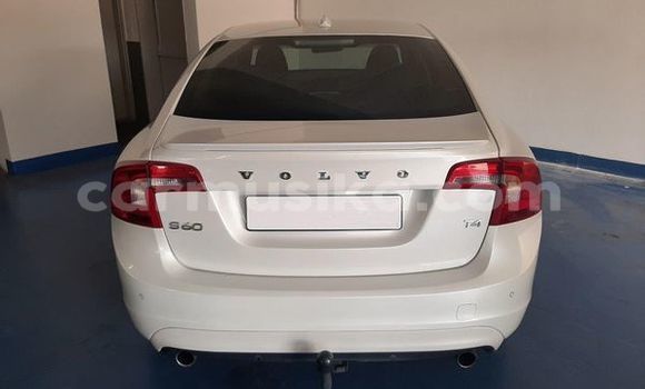 Buy Used Volvo S40 White Car in Beitbridge in Matabeleland South Buy Used Volvo S40 White Car in Beitbridge in Matabeleland South