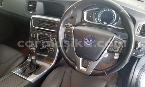 Buy Used Volvo S40 White Car in Beitbridge in Matabeleland South Buy Used Volvo S40 White Car in Beitbridge in Matabeleland South