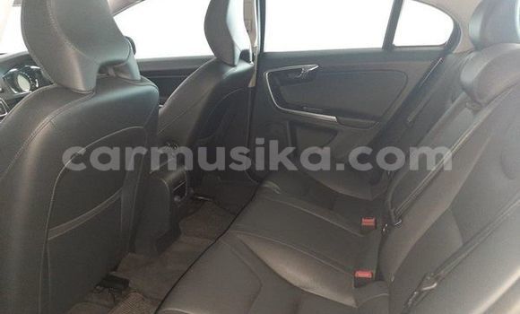 Buy Used Volvo S40 White Car in Beitbridge in Matabeleland South Buy Used Volvo S40 White Car in Beitbridge in Matabeleland South