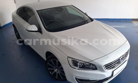 Buy Used Volvo S40 White Car in Beitbridge in Matabeleland South Buy Used Volvo S40 White Car in Beitbridge in Matabeleland South