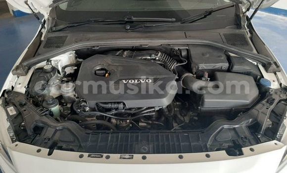 Buy Used Volvo S40 White Car in Beitbridge in Matabeleland South Buy Used Volvo S40 White Car in Beitbridge in Matabeleland South