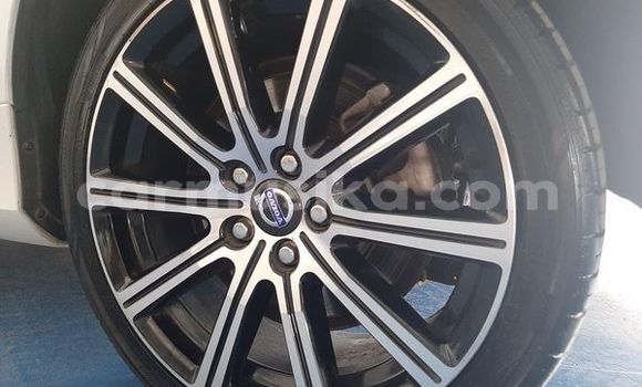 Buy Used Volvo S40 White Car in Beitbridge in Matabeleland South Buy Used Volvo S40 White Car in Beitbridge in Matabeleland South