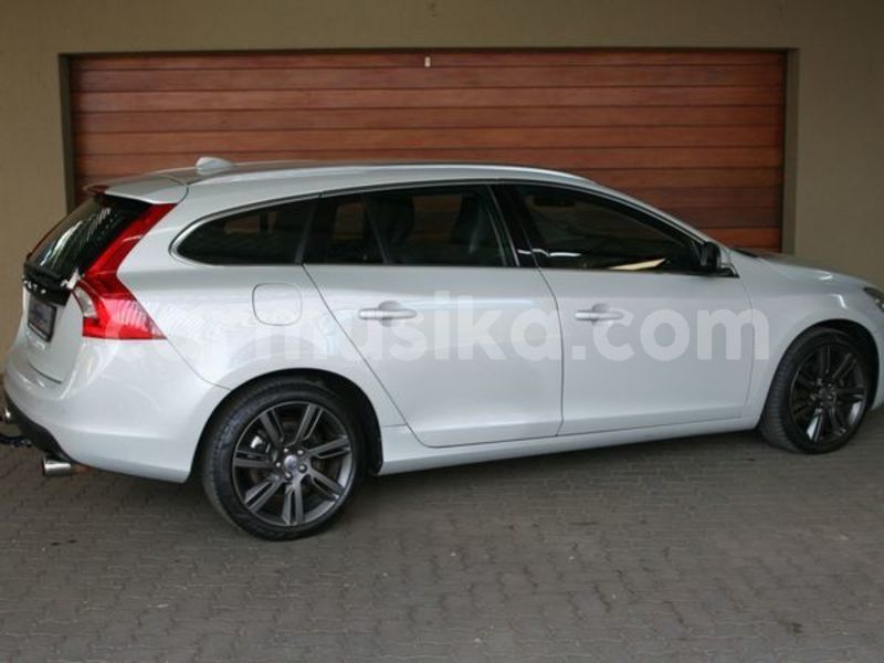 Big with watermark volvo v60 matabeleland south beitbridge 18946