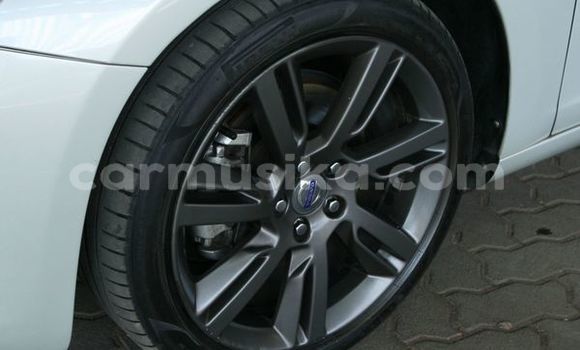 Acheter Occasion Voiture Volvo V60 Beige à Beitbridge, Matabeleland South Acheter Occasion Voiture Volvo V60 Beige à Beitbridge, Matabeleland South