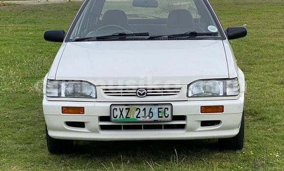 Nunua Ilio tumika Mazda 323 Nyeupe Gari ndani ya Beitbridge nchini Matabeleland Kusini