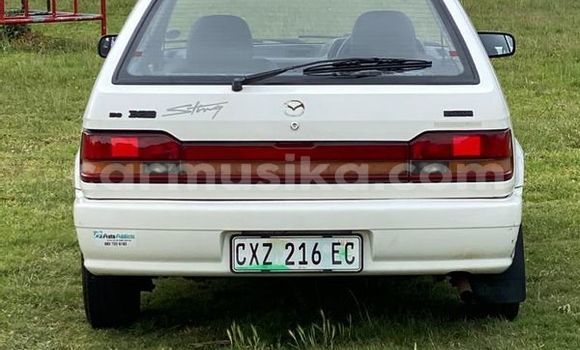 Acheter Occasion Voiture Mazda 323 Blanc à Beitbridge, Matabeleland South Acheter Occasion Voiture Mazda 323 Blanc à Beitbridge, Matabeleland South