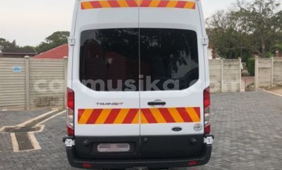 Acheter Occasion Voiture Ford Tourneo Custom Blanc à Beitbridge, Matabeleland South Acheter Occasion Voiture Ford Tourneo Custom Blanc à Beitbridge, Matabeleland South