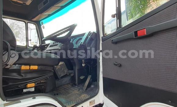 Buy Used Mercedes‒Benz Truck White Truck in Beitbridge in Matabeleland South Buy Used Mercedes‒Benz Truck White Truck in Beitbridge in Matabeleland South