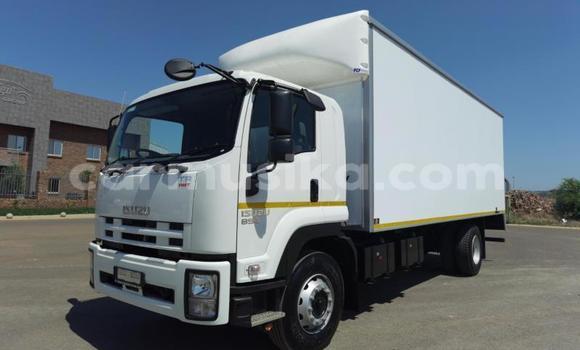 Buy Used Isuzu FTR 850 White Truck in Beitbridge in Matabeleland South