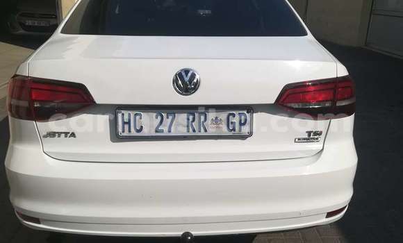 Buy Used Volkswagen Jetta White Car in Beitbridge in Matabeleland South Buy Used Volkswagen Jetta White Car in Beitbridge in Matabeleland South