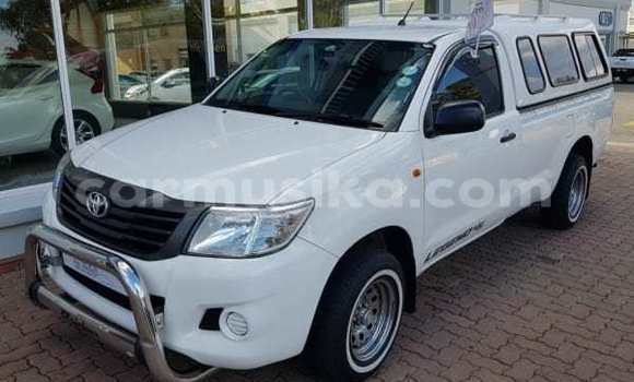 Tenga Tsaru Toyota Hilux Chena Mota in Beitbridge in Matabeleland South Tenga Tsaru Toyota Hilux Chena Mota in Beitbridge in Matabeleland South