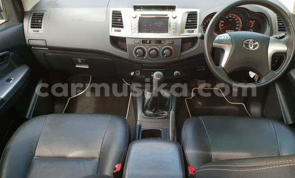 Buy Used Toyota Hilux White Car in Beitbridge in Matabeleland South Buy Used Toyota Hilux White Car in Beitbridge in Matabeleland South