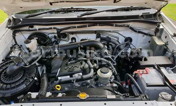 Buy Used Toyota Hilux White Car in Beitbridge in Matabeleland South Buy Used Toyota Hilux White Car in Beitbridge in Matabeleland South