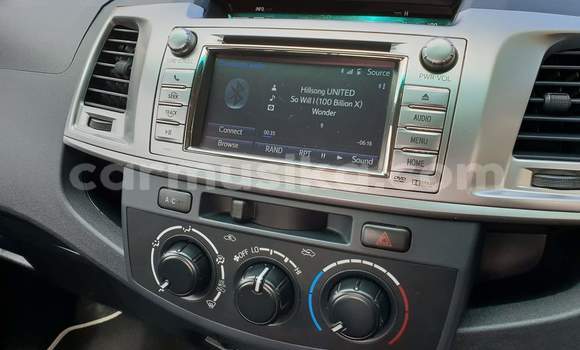 Buy Used Toyota Hilux White Car in Beitbridge in Matabeleland South Buy Used Toyota Hilux White Car in Beitbridge in Matabeleland South