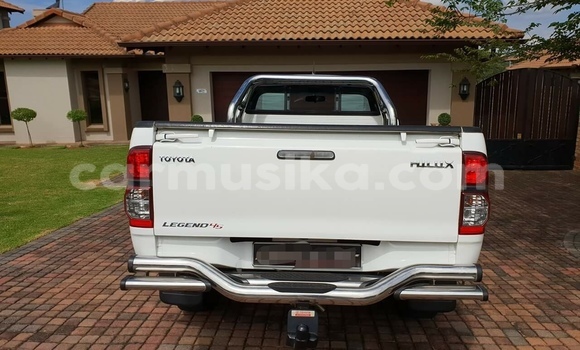 Buy Used Toyota Hilux White Car in Beitbridge in Matabeleland South Buy Used Toyota Hilux White Car in Beitbridge in Matabeleland South