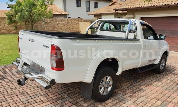 Buy Used Toyota Hilux White Car in Beitbridge in Matabeleland South Buy Used Toyota Hilux White Car in Beitbridge in Matabeleland South