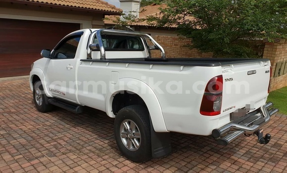 Buy Used Toyota Hilux White Car in Beitbridge in Matabeleland South Buy Used Toyota Hilux White Car in Beitbridge in Matabeleland South