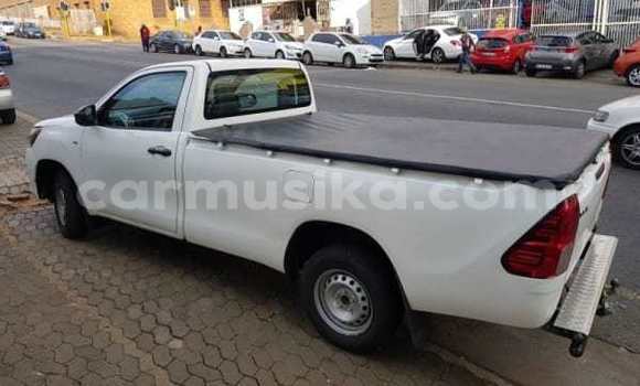 Tenga Tsaru Toyota Hilux Chena Mota in Beitbridge in Matabeleland South Tenga Tsaru Toyota Hilux Chena Mota in Beitbridge in Matabeleland South