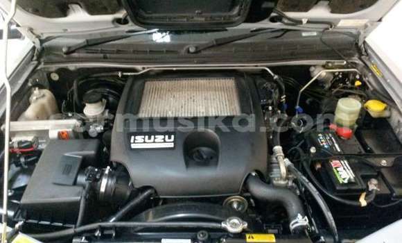 Buy Used Isuzu KB Silver Car in Beitbridge in Matabeleland South Buy Used Isuzu KB Silver Car in Beitbridge in Matabeleland South