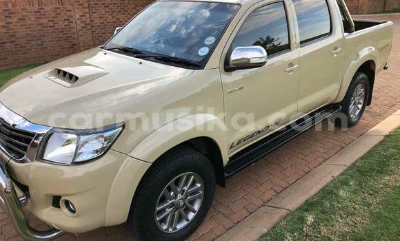 Tenga Tsaru Toyota Hilux Sirivha Mota in Beitbridge in Matabeleland South Tenga Tsaru Toyota Hilux Sirivha Mota in Beitbridge in Matabeleland South