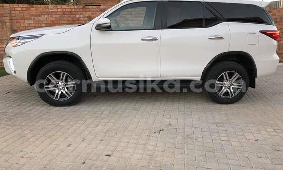 Tenga Tsaru Toyota Fortuner Chena Mota in Beitbridge in Matabeleland South Tenga Tsaru Toyota Fortuner Chena Mota in Beitbridge in Matabeleland South