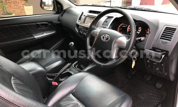 Tenga Tsaru Toyota Hilux Chena Mota in Beitbridge in Matabeleland South Tenga Tsaru Toyota Hilux Chena Mota in Beitbridge in Matabeleland South