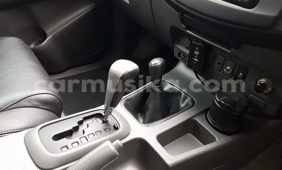 Buy Used Toyota Hilux White Car in Beitbridge in Matabeleland South Buy Used Toyota Hilux White Car in Beitbridge in Matabeleland South