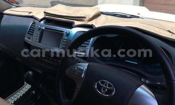 Tenga Tsaru Toyota Hilux Chena Mota in Beitbridge in Matabeleland South Tenga Tsaru Toyota Hilux Chena Mota in Beitbridge in Matabeleland South