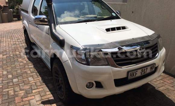 Tenga Tsaru Toyota Hilux Chena Mota in Beitbridge in Matabeleland South Tenga Tsaru Toyota Hilux Chena Mota in Beitbridge in Matabeleland South