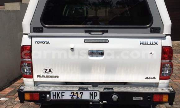 Tenga Tsaru Toyota Hilux Chena Mota in Beitbridge in Matabeleland South Tenga Tsaru Toyota Hilux Chena Mota in Beitbridge in Matabeleland South