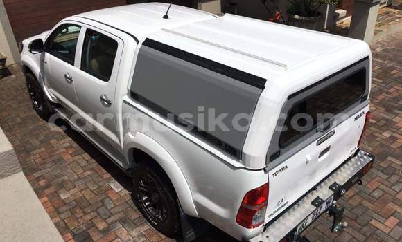 Tenga Tsaru Toyota Hilux Chena Mota in Beitbridge in Matabeleland South Tenga Tsaru Toyota Hilux Chena Mota in Beitbridge in Matabeleland South