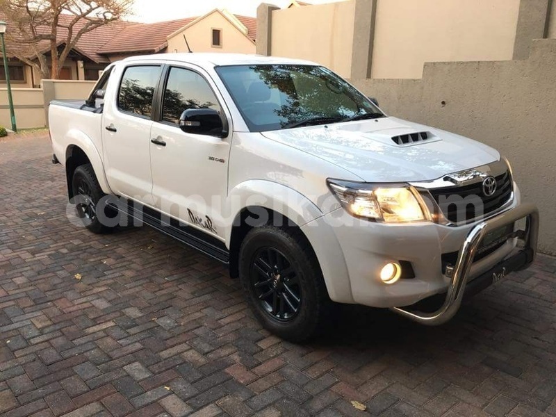 Big with watermark toyota hilux matabeleland south beitbridge 18993