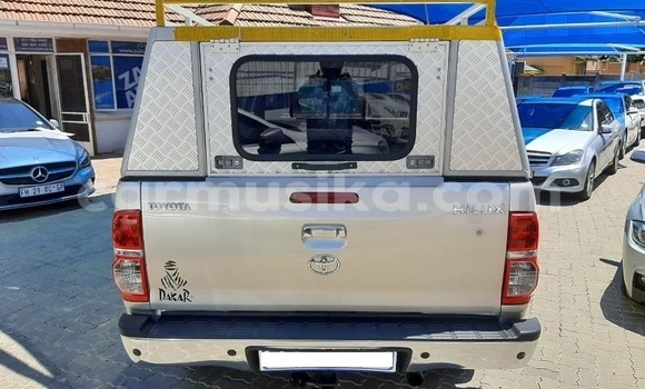 Buy Used Toyota Hilux Silver Car in Beitbridge in Matabeleland South Buy Used Toyota Hilux Silver Car in Beitbridge in Matabeleland South