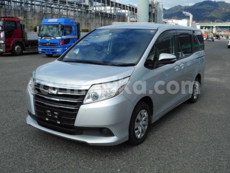 Big with watermark toyota noah matabeleland south beitbridge 18996
