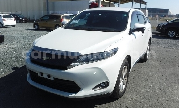 Nunua Ilio tumika Toyota Harrier Nyeupe Gari ndani ya Beitbridge nchini Matabeleland Kusini