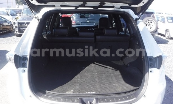 Nunua Ilio tumika Toyota Harrier Nyeupe Gari ndani ya Beitbridge nchini Matabeleland Kusini Nunua Ilio tumika Toyota Harrier Nyeupe Gari ndani ya Beitbridge nchini Matabeleland Kusini