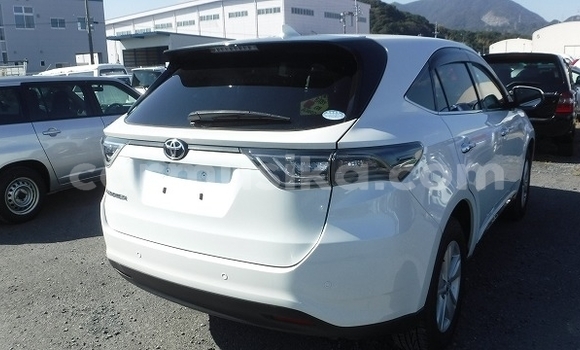 Nunua Ilio tumika Toyota Harrier Nyeupe Gari ndani ya Beitbridge nchini Matabeleland Kusini Nunua Ilio tumika Toyota Harrier Nyeupe Gari ndani ya Beitbridge nchini Matabeleland Kusini