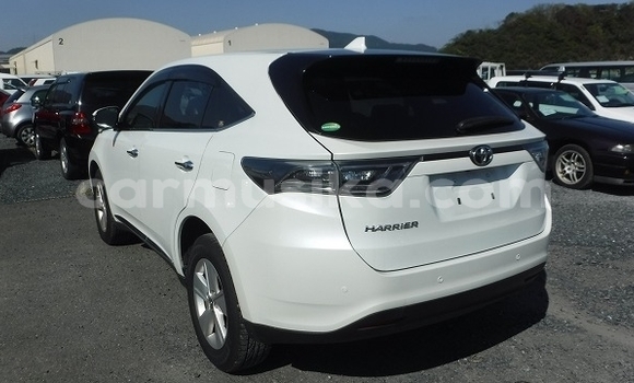 Nunua Ilio tumika Toyota Harrier Nyeupe Gari ndani ya Beitbridge nchini Matabeleland Kusini Nunua Ilio tumika Toyota Harrier Nyeupe Gari ndani ya Beitbridge nchini Matabeleland Kusini