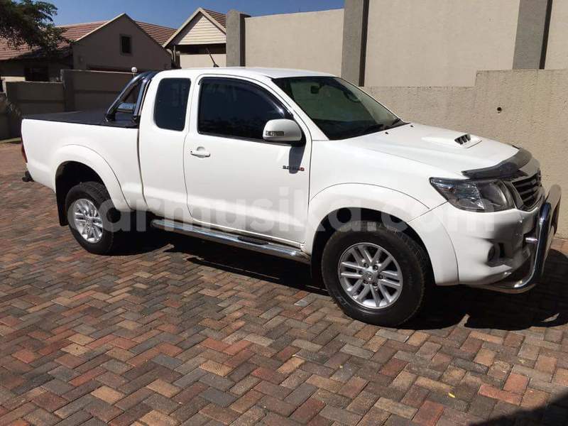 Big with watermark toyota hilux matabeleland south beitbridge 19002