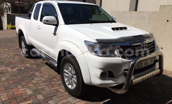 Buy Used Toyota Hilux White Car in Beitbridge in Matabeleland South Buy Used Toyota Hilux White Car in Beitbridge in Matabeleland South